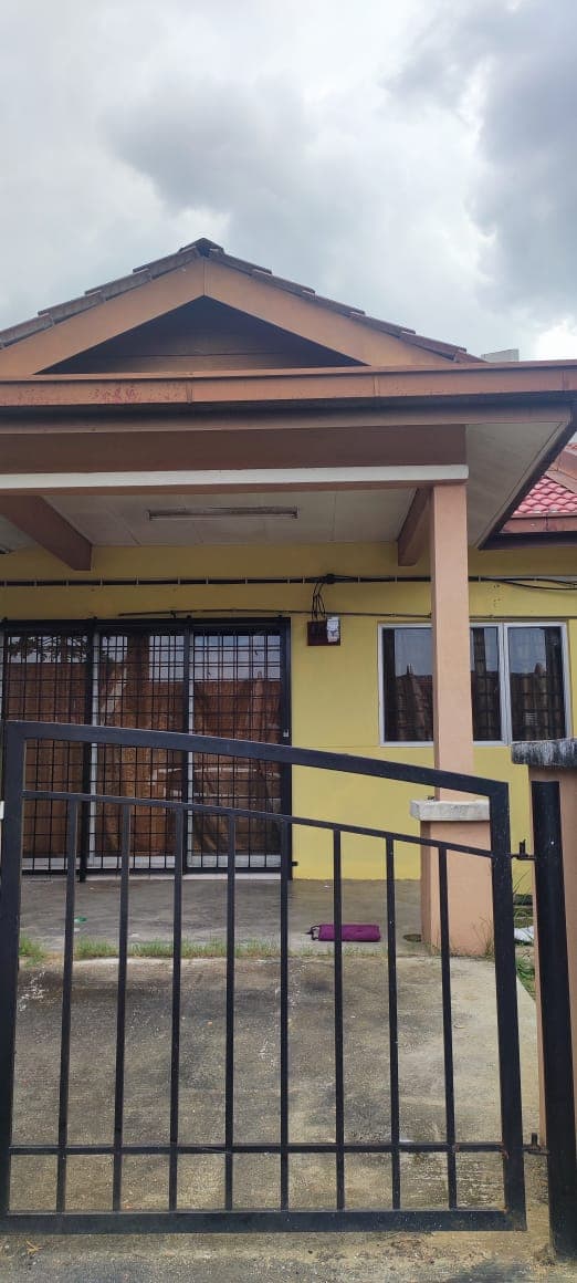 Single Story Terraced House in Puncak Jalil, Selangor - Image 1