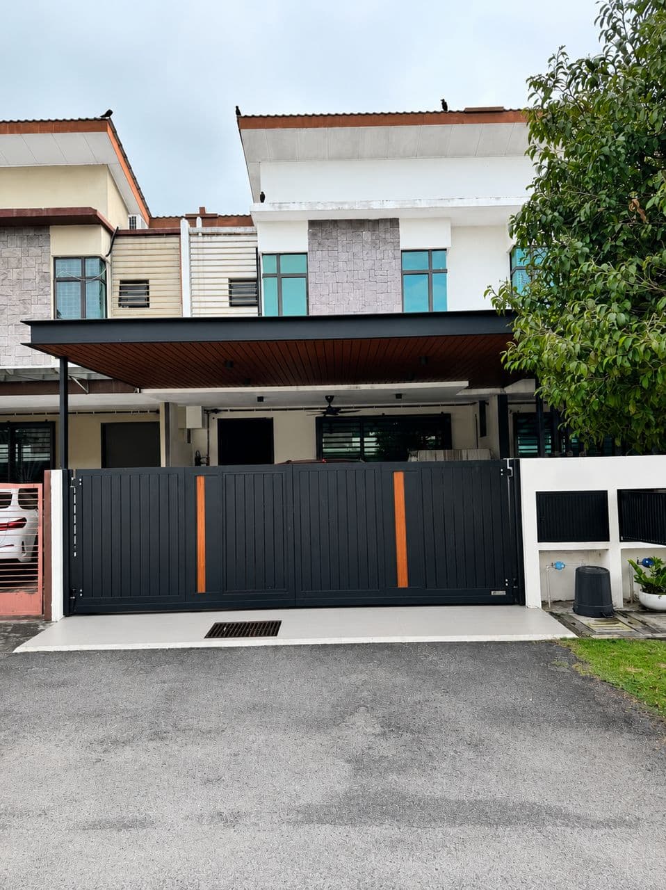 Double Storey Terrace Intermediate, Taman Saujana KLIA, Fasa 1B, Sepang - Image 1