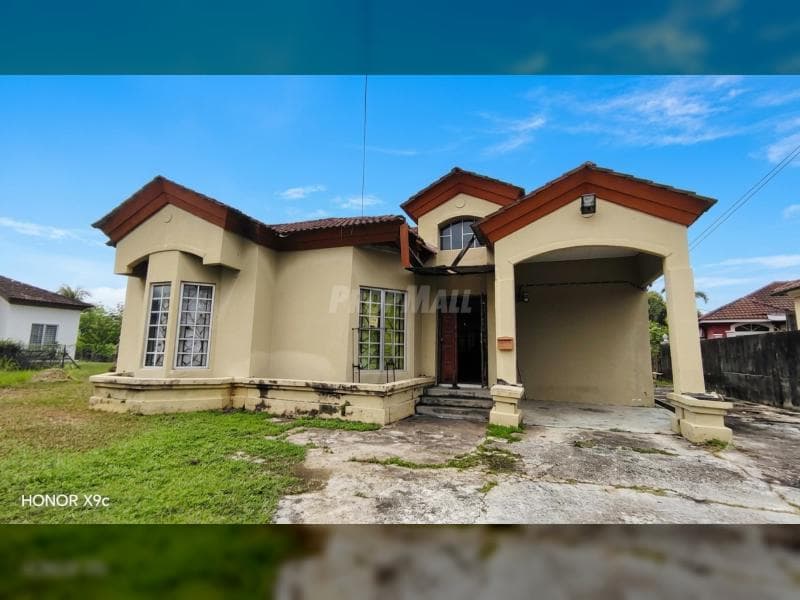 Single Storey Bungalow Jalan Pantai Sepang Putra SEPANG - Image 1