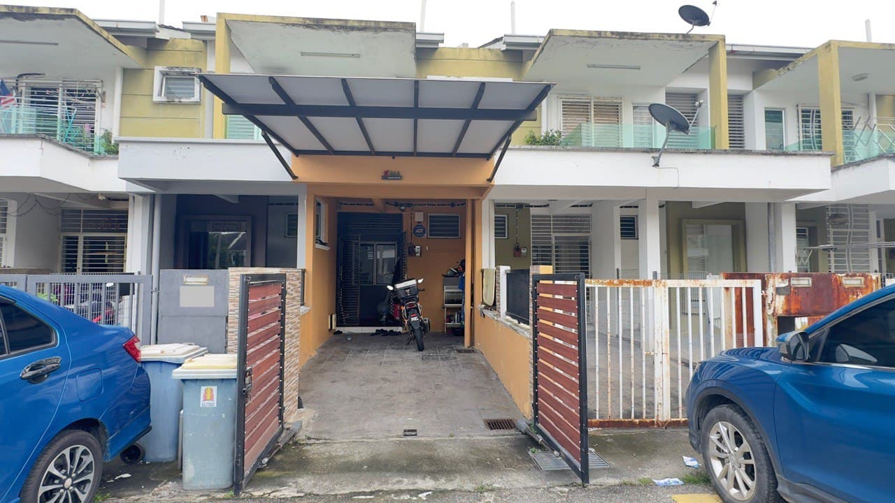 Renovated 2 Storey Terrace Townhouse House SP 4, Bandar Saujana Putra - Image 1
