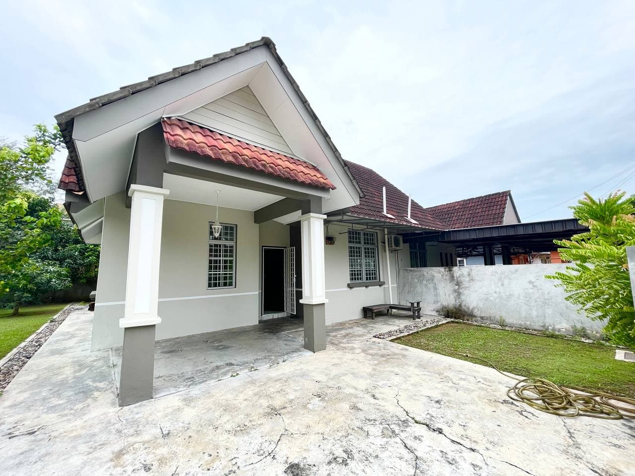 Single Storey Semi-D House Helang Tiram, Pantai Sepang Putra, Bagan Lalang, - Image 1