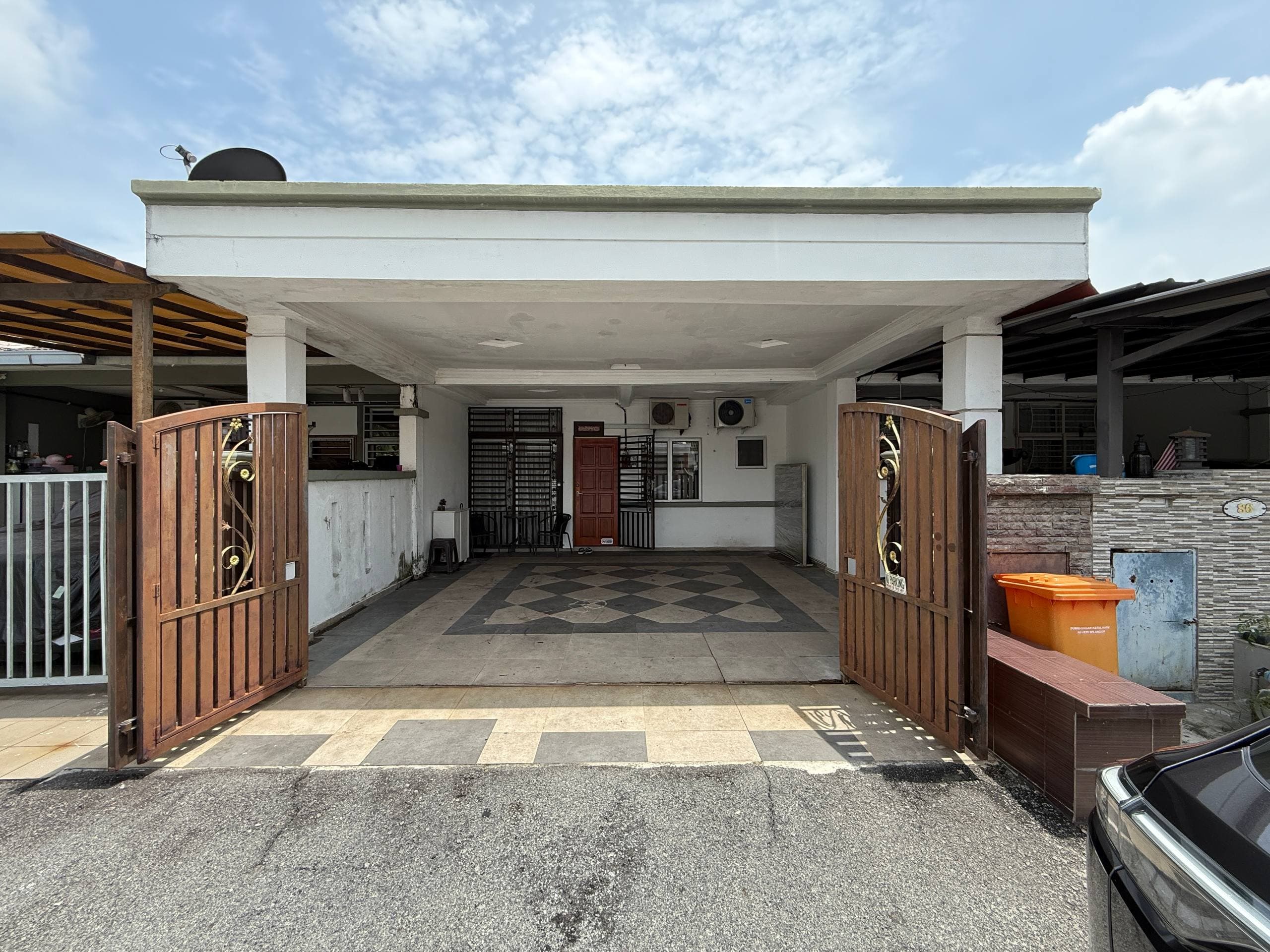 Fully Renovated Single Storey Terrace Bandar Saujana Putra SP7, Jenjarom - Image 1