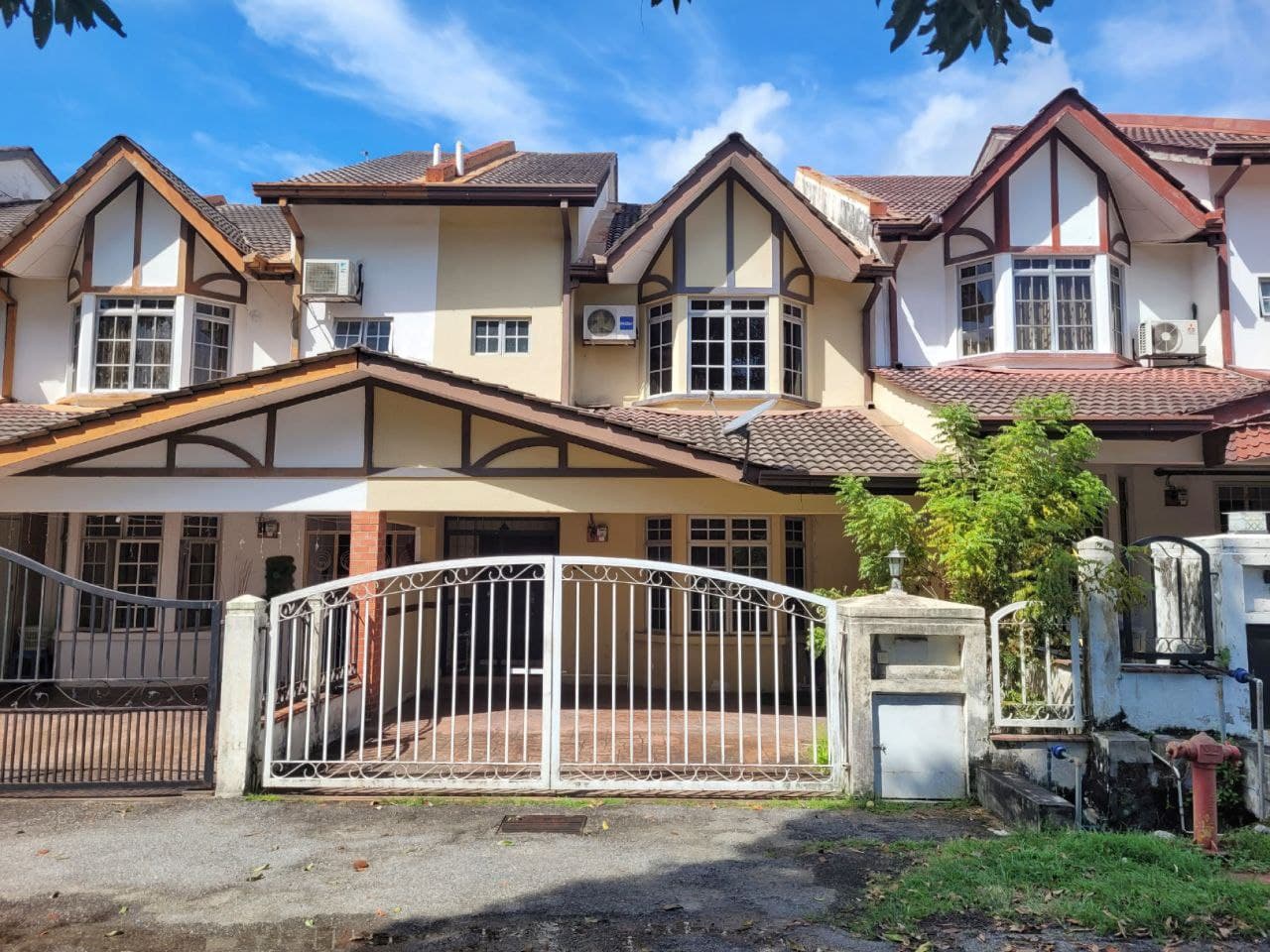 Double Storey Terrace BRP7 Bukit Rahman Putra Sungai Buloh - Image 1