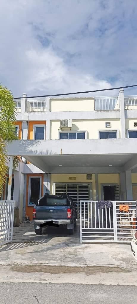 2 12 Terrace House at Sungai Besar, Jalan Emas 2, Taman Emas 45200 Sabak Bernam - Image 1