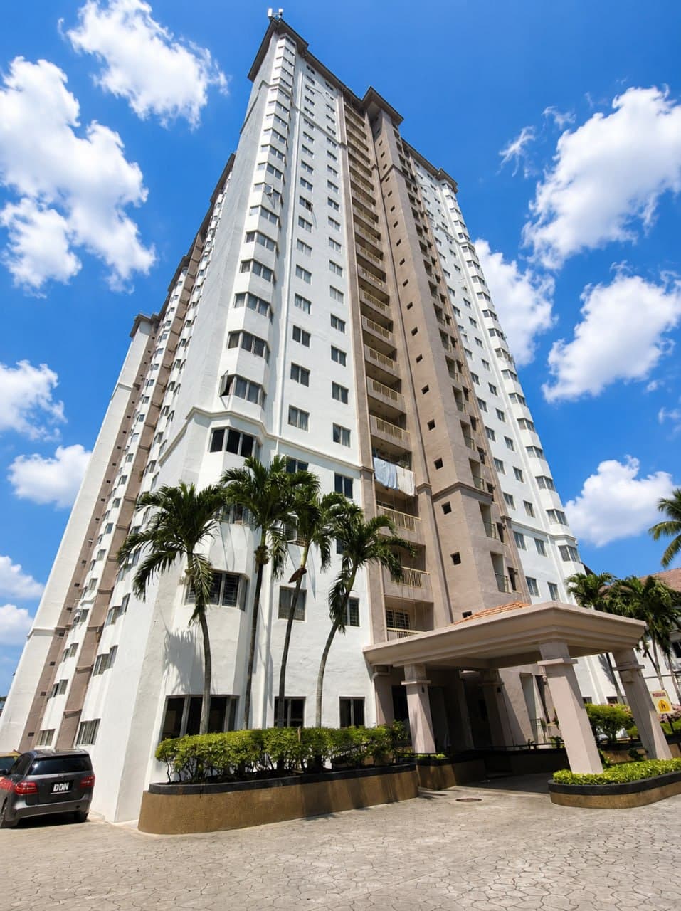 Anggun Puri Condominium, Solaris Dutamas, KL - Image 1
