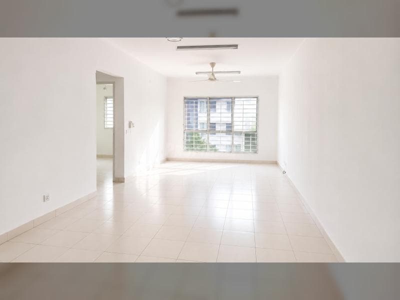 Seri Mutiara Apartment, Setia Alam - Spacious 930 sq ft, 3 Bedrooms, 2 Car Parks - Image 1
