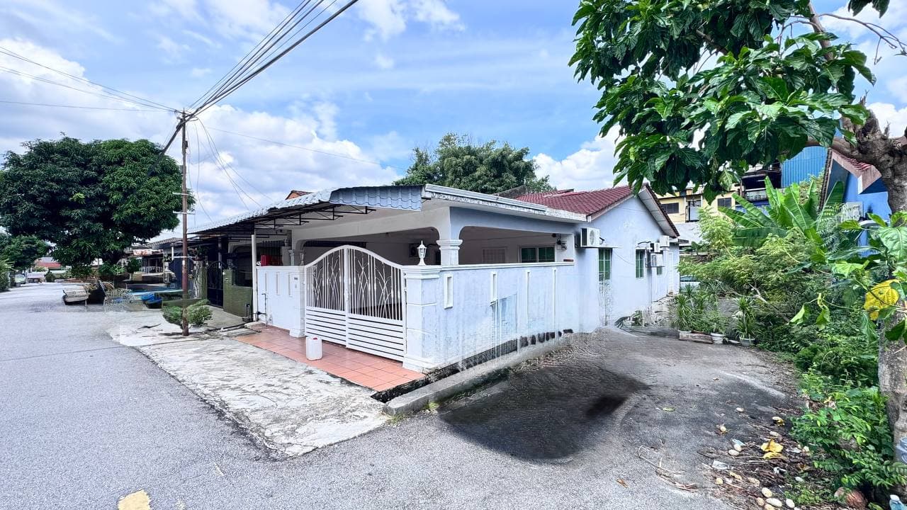 Single Storey Terrace End Lot, Nicely Renovated, Taman Desa Jaya, Kepong KL - Image 1