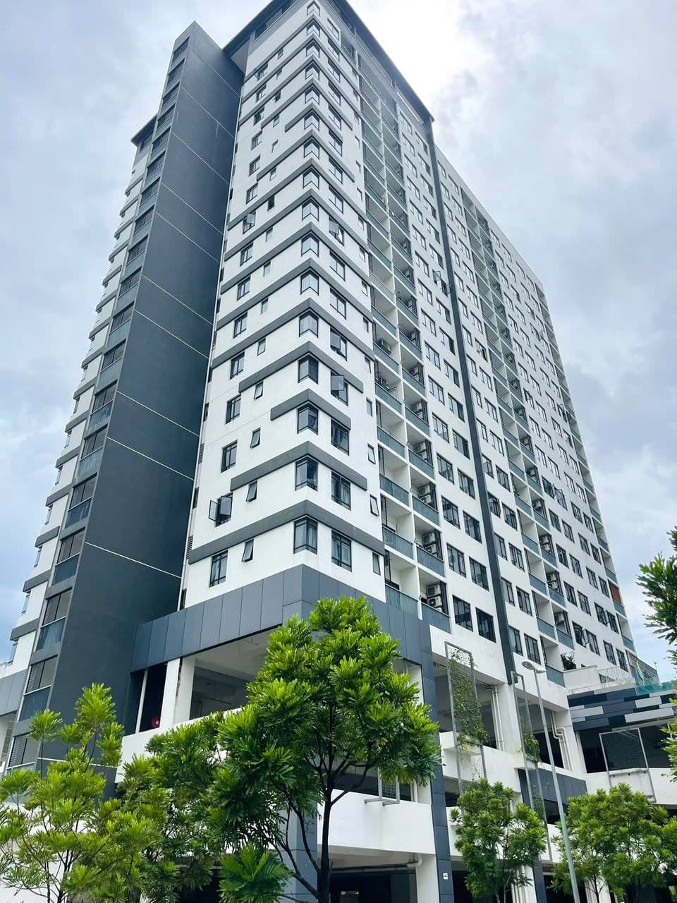 Fully Furnished Kondominium at The Green Residensi Hijauan, Seksyen 22, Shah - Image 1