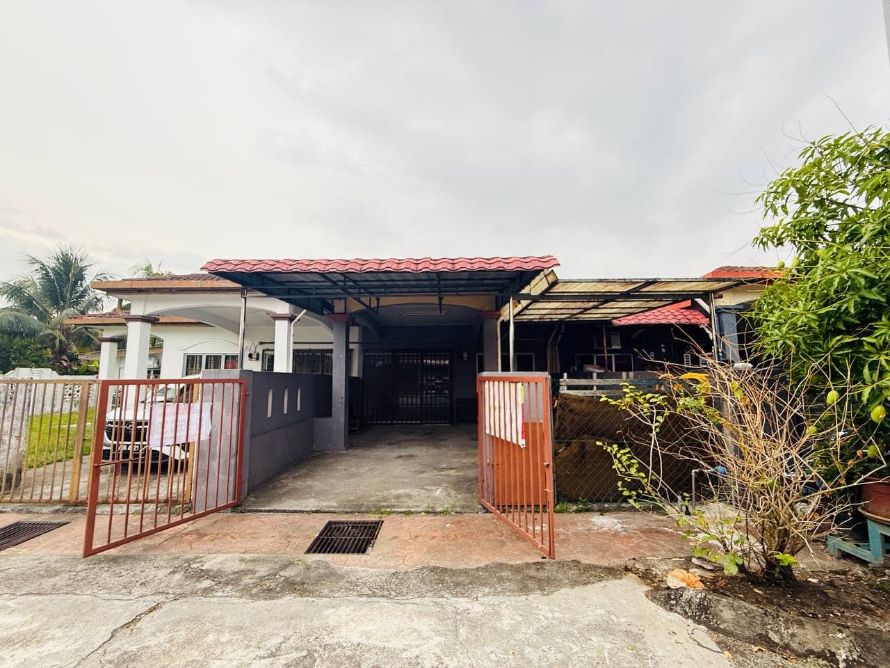 Single Storey Taman Al Muizz, Seksyen 30 Shah Alam - Image 1