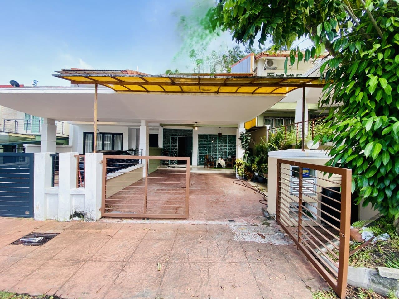 Sering Ukay 2 Storey Superlink - Image 1